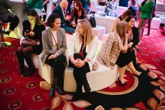 907